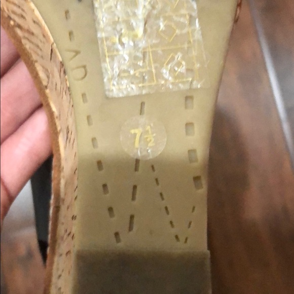 Dolce Vita Brown/Black Wedge - Picture 4 of 5